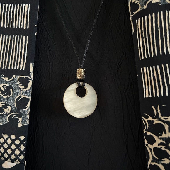 2 piece dress with attached necklace - Picture 5 of 12